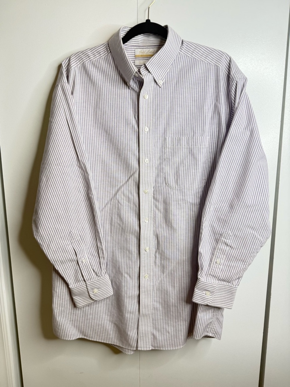 Roundtree and Yorke Men's Striped Button-Down Dress Shirt Non Iron Cotton- 16/33
